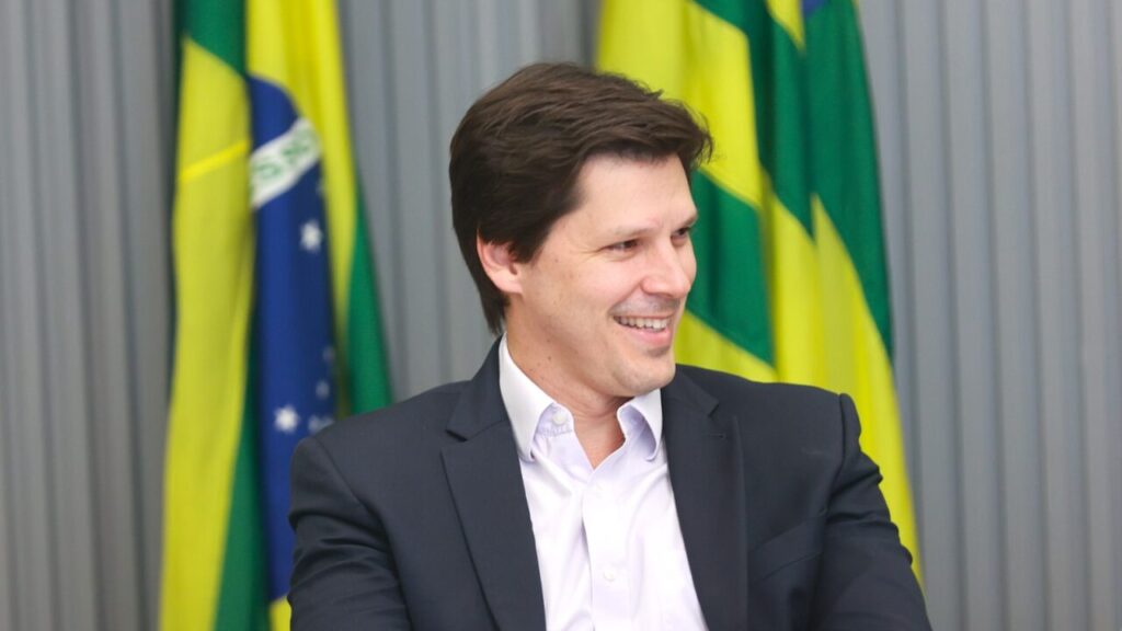 Daniel Vilela lidera em Goiás e venceria Perillo no 2º turno, revela pesquisa Genial/Quaest Daniel Vilela lidera em Goiás e venceria Perillo no 2º turno 46% a 27%, aponta Genial/Quaest