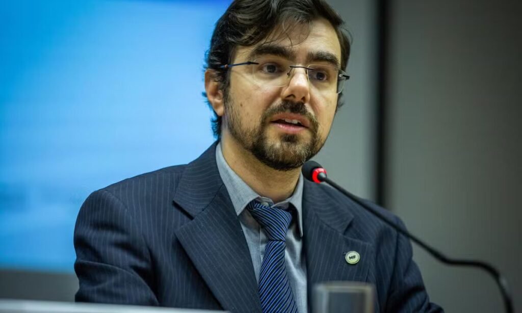 Governo nomeia Guilherme Mello como secretário-executivo do Planejamento Governo formaliza nomeação de Guilherme Mello como secretário-executivo do Planejamento