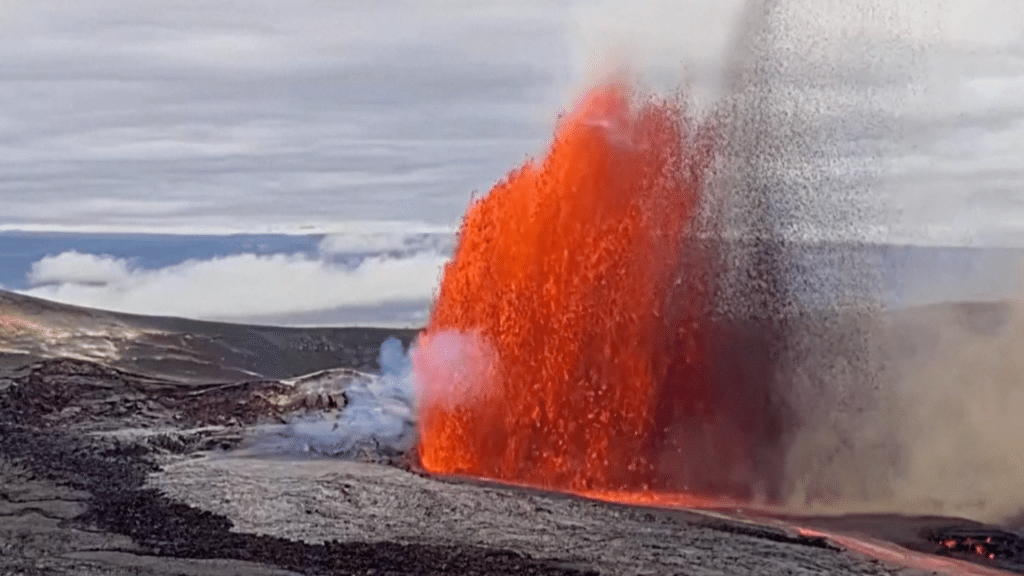 Kilauea, no Havai, entra em erupção e lança lava a grandes altitudes Hawaii’s Kilauea erupts, blasting lava sky-high | News