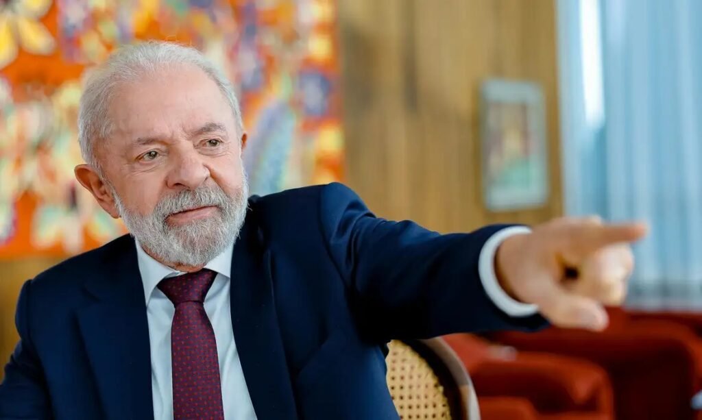 Lula lidera 1º turno e empata com Flávio no 2º, diz pesquisa BTG/Nexus