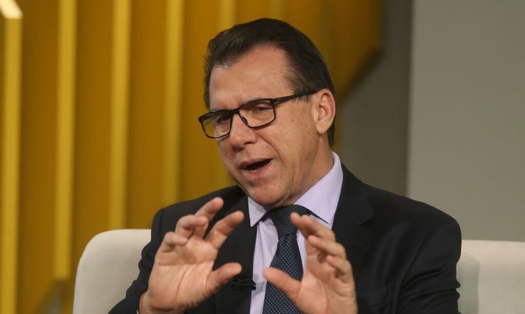 Ministro Marinho destaca que PECs de redução de jornada se somam ao PL do governo Ministro Marinho: PECs de redução de jornada complementam PL do governo