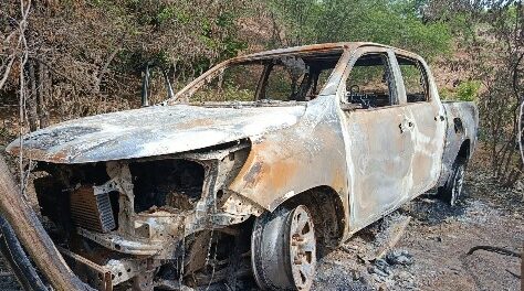 Veículo em chamas é encontrado em zona rural de Salgueiro Veículo incendiado é localizado em área rural de Salgueiro