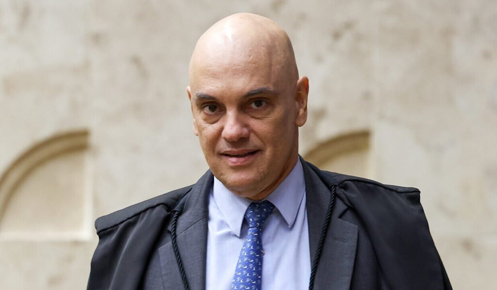 Alexandre de Moraes vota para encerrar revisão da vida toda do INSS