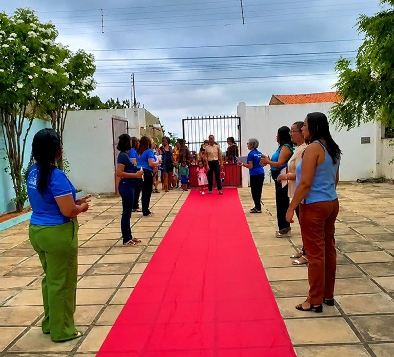 Celebração da Família na Creche Nossa Senhora do Perpétuo Socorro em Salgueiro destaca emoção e união Emoção, afeto e união marcam celebração da Família na Creche Nossa Senhora do Perpétuo Socorro, em Salgueiro
