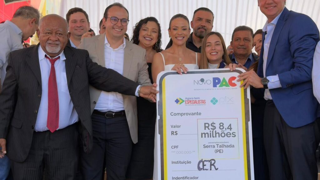 Fernando Monteiro participa dos 175 anos de Serra Talhada e celebra importante obra ao lado de Márcia Conrado